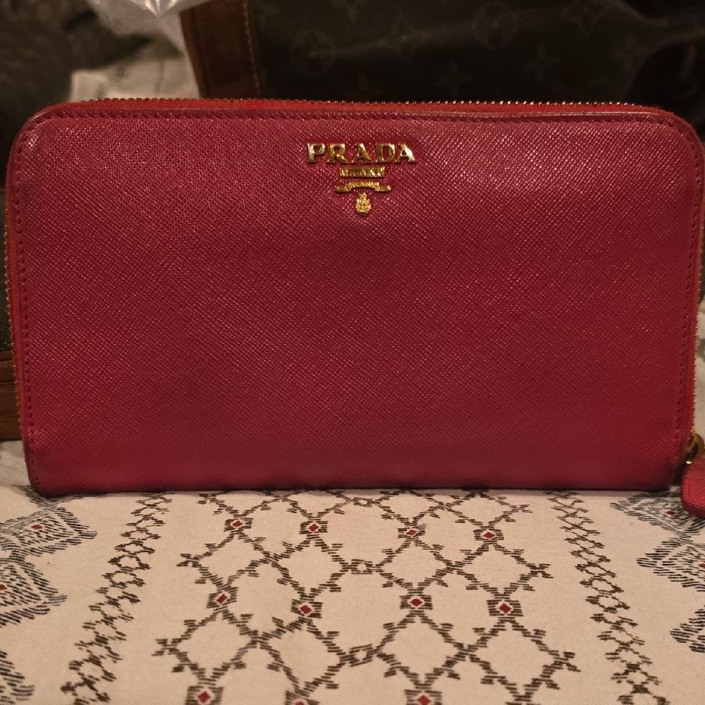 Prada Saffiano Walletl